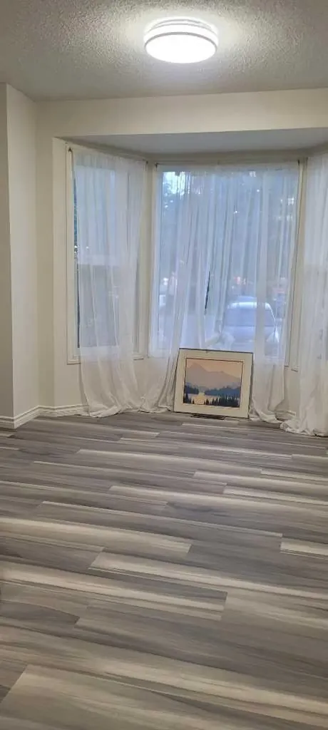 210 Woodmont Court SW Calgary AB T2W 4X1