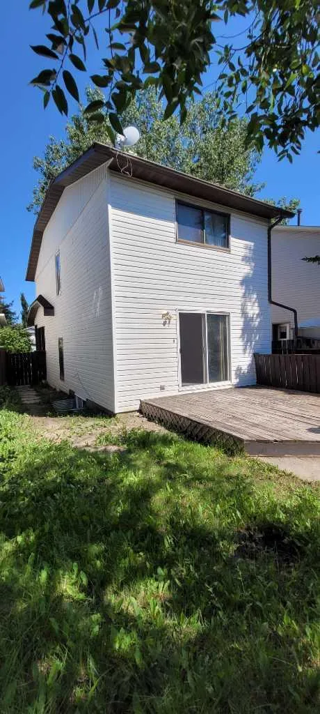 210 Woodmont Court SW Calgary AB T2W 4X1