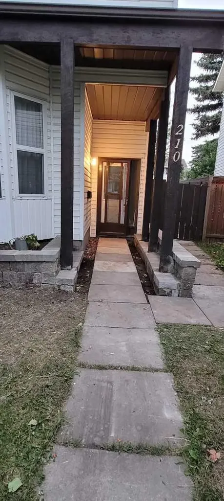210 Woodmont Court SW Calgary AB T2W 4X1