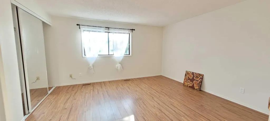 210 Woodmont Court SW Calgary AB T2W 4X1