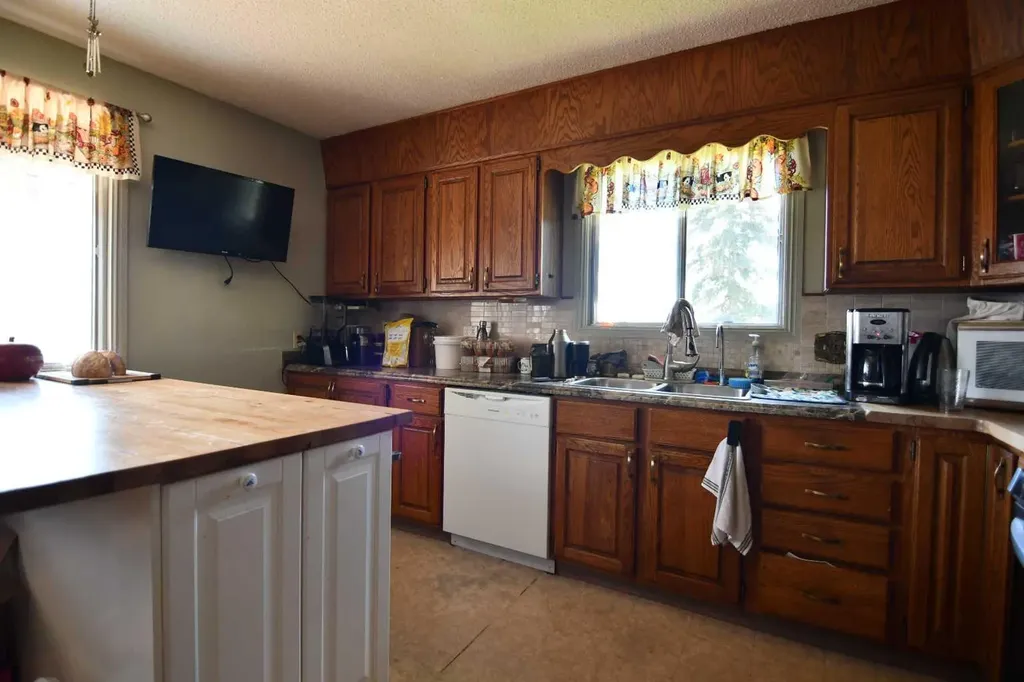 45563 Range Road 161 Rural Flagstaff County AB T0B 1A0