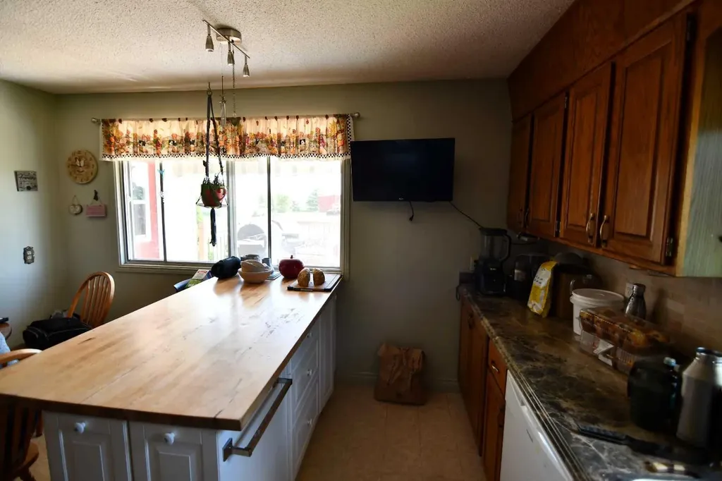 45563 Range Road 161 Rural Flagstaff County AB T0B 1A0