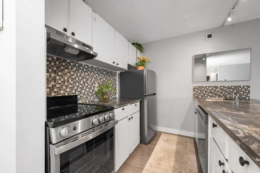 221 6 Avenue SE Calgary AB T2G 4Z9