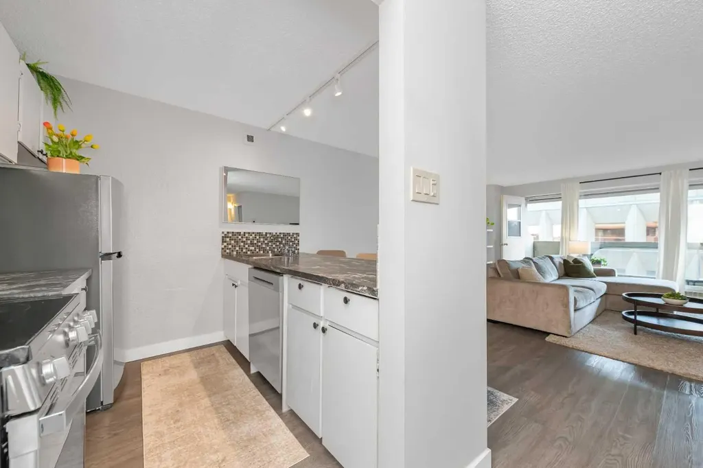 221 6 Avenue SE Calgary AB T2G 4Z9