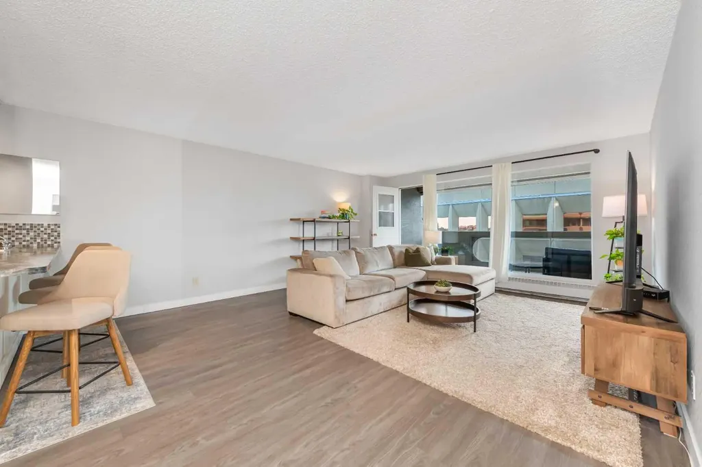 221 6 Avenue SE Calgary AB T2G 4Z9