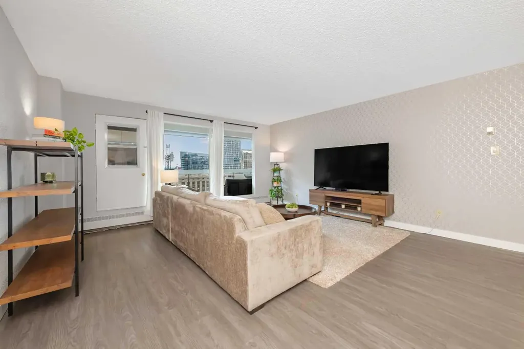 221 6 Avenue SE Calgary AB T2G 4Z9