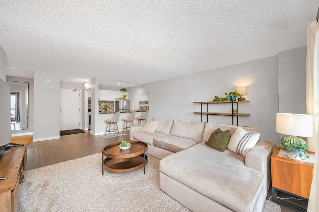 221 6 Avenue SE Calgary AB T2G 4Z9