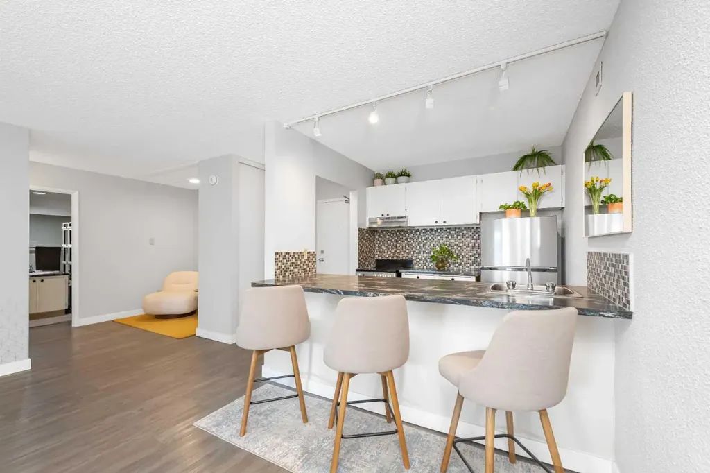221 6 Avenue SE Calgary AB T2G 4Z9