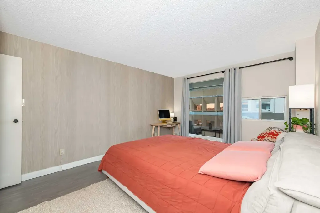 221 6 Avenue SE Calgary AB T2G 4Z9