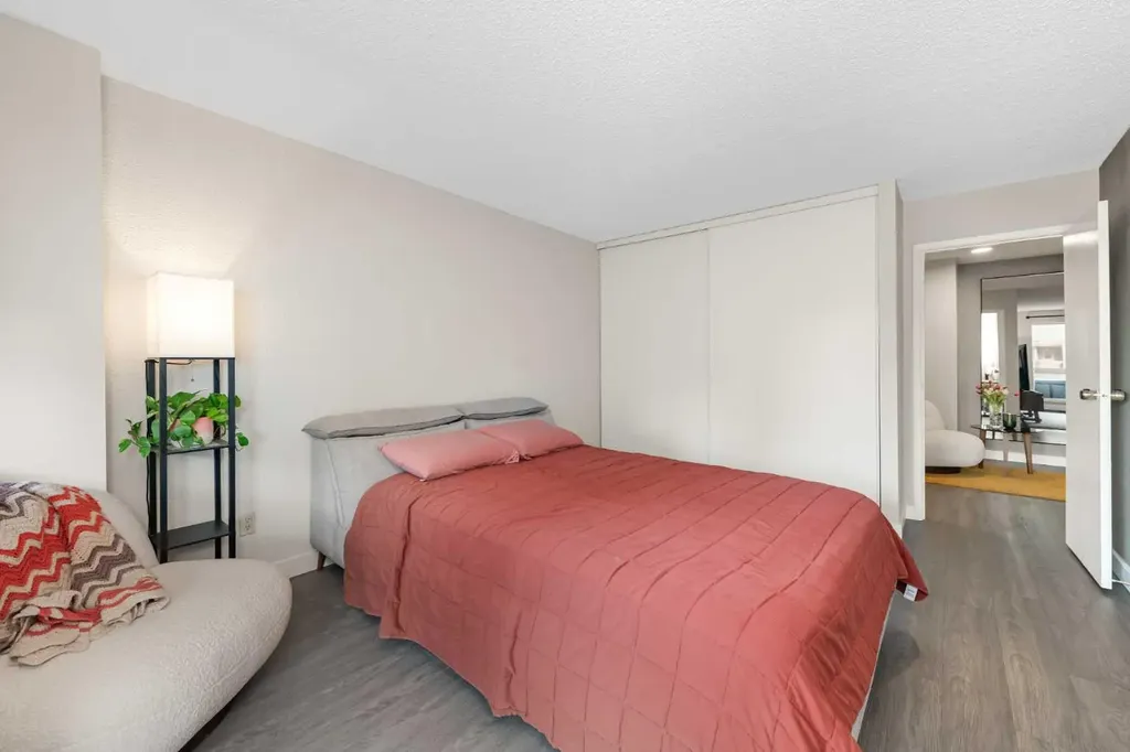 221 6 Avenue SE Calgary AB T2G 4Z9