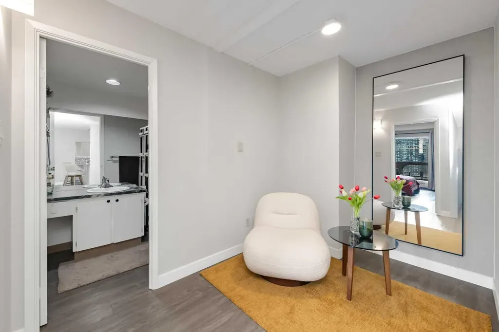 221 6 Avenue SE Calgary AB T2G 4Z9