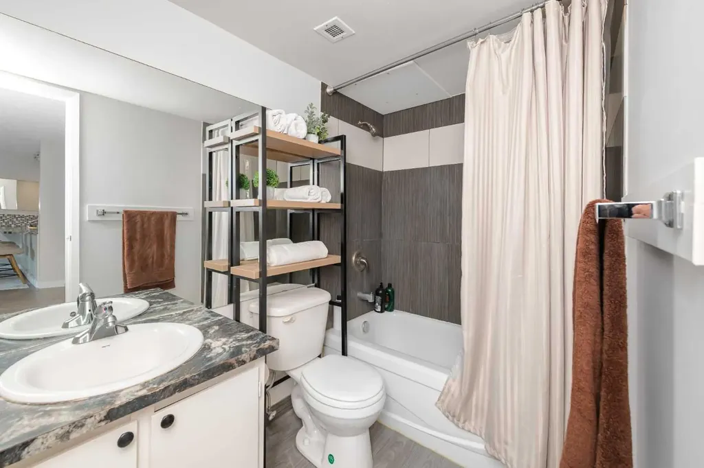 221 6 Avenue SE Calgary AB T2G 4Z9