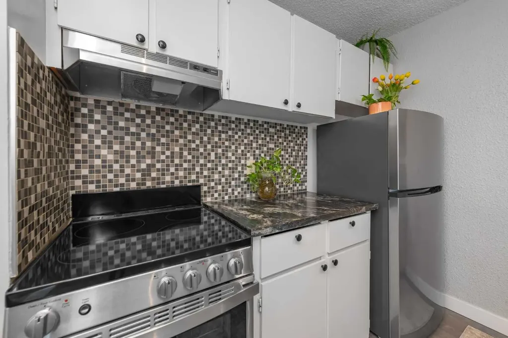 221 6 Avenue SE Calgary AB T2G 4Z9