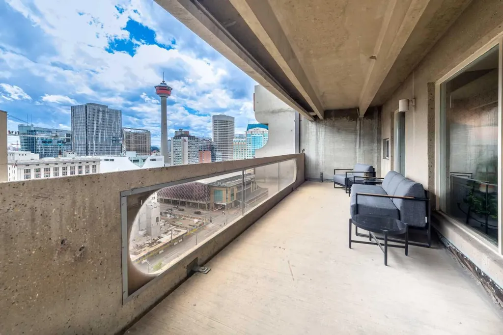 221 6 Avenue SE Calgary AB T2G 4Z9