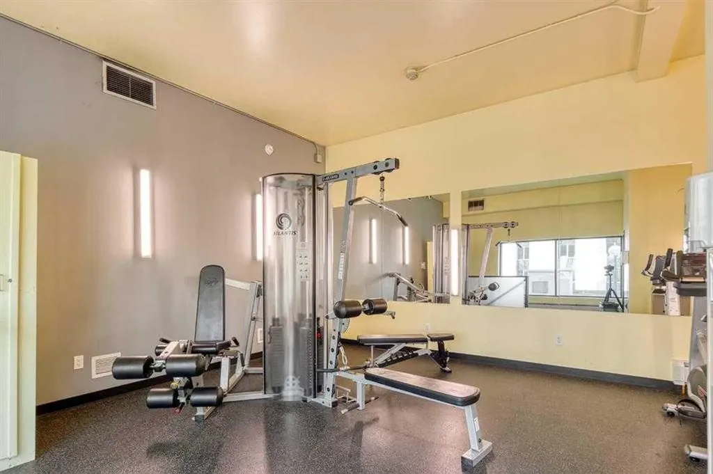 221 6 Avenue SE Calgary AB T2G 4Z9