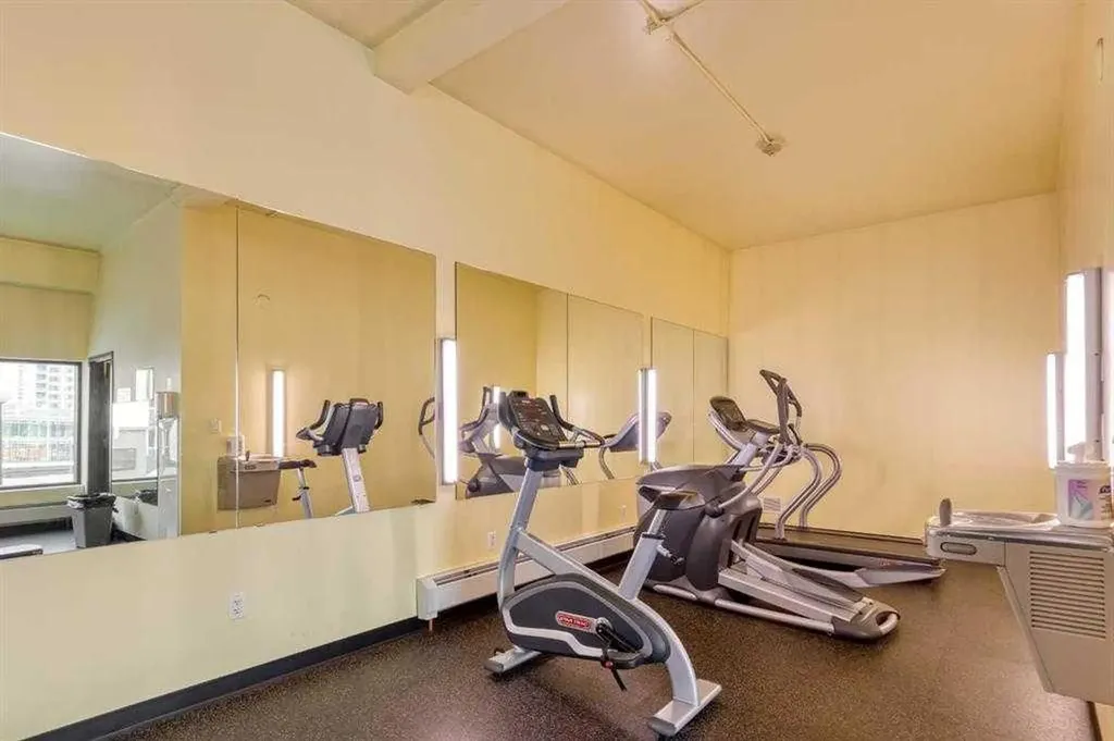 221 6 Avenue SE Calgary AB T2G 4Z9