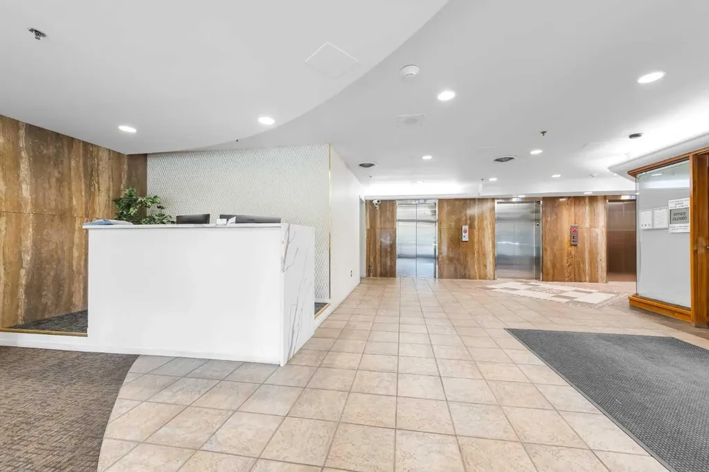 221 6 Avenue SE Calgary AB T2G 4Z9