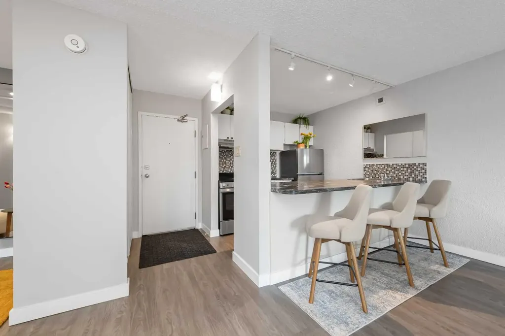 221 6 Avenue SE Calgary AB T2G 4Z9