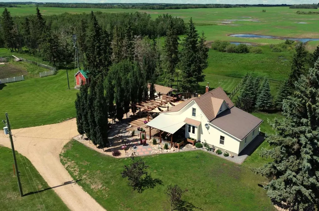 48502 Highway 833 Rural Camrose County AB T4V 1X8