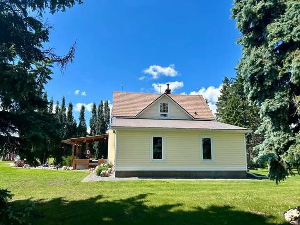 48502 Highway 833 Rural Camrose County AB T4V 1X8