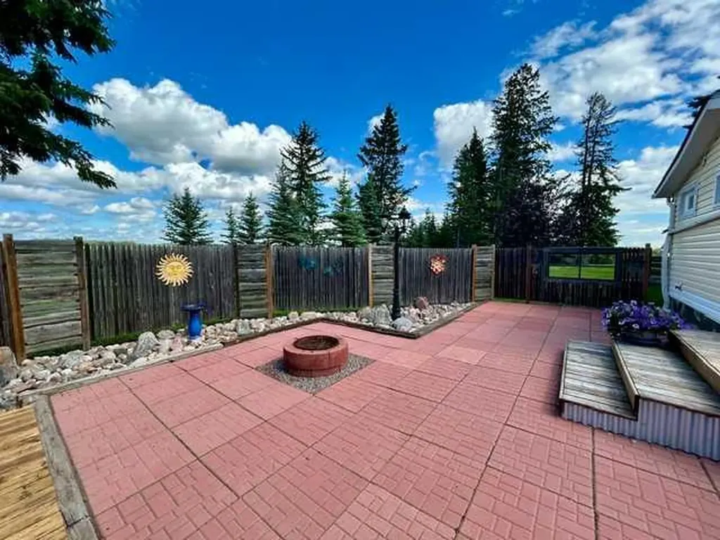 48502 Highway 833 Rural Camrose County AB T4V 1X8