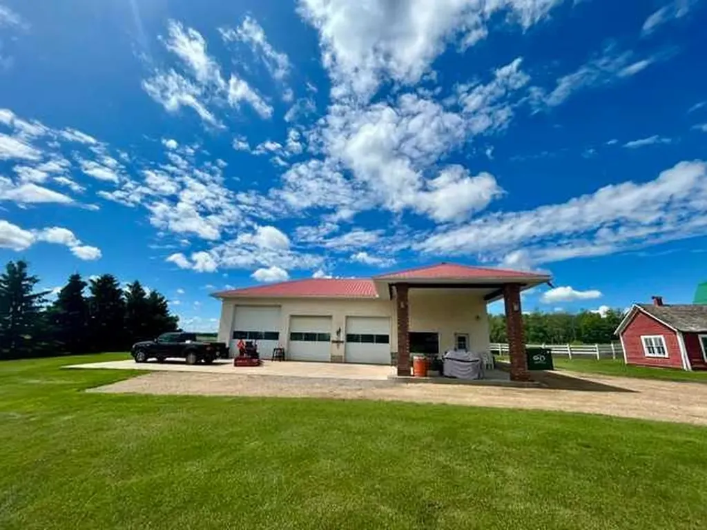 48502 Highway 833 Rural Camrose County AB T4V 1X8