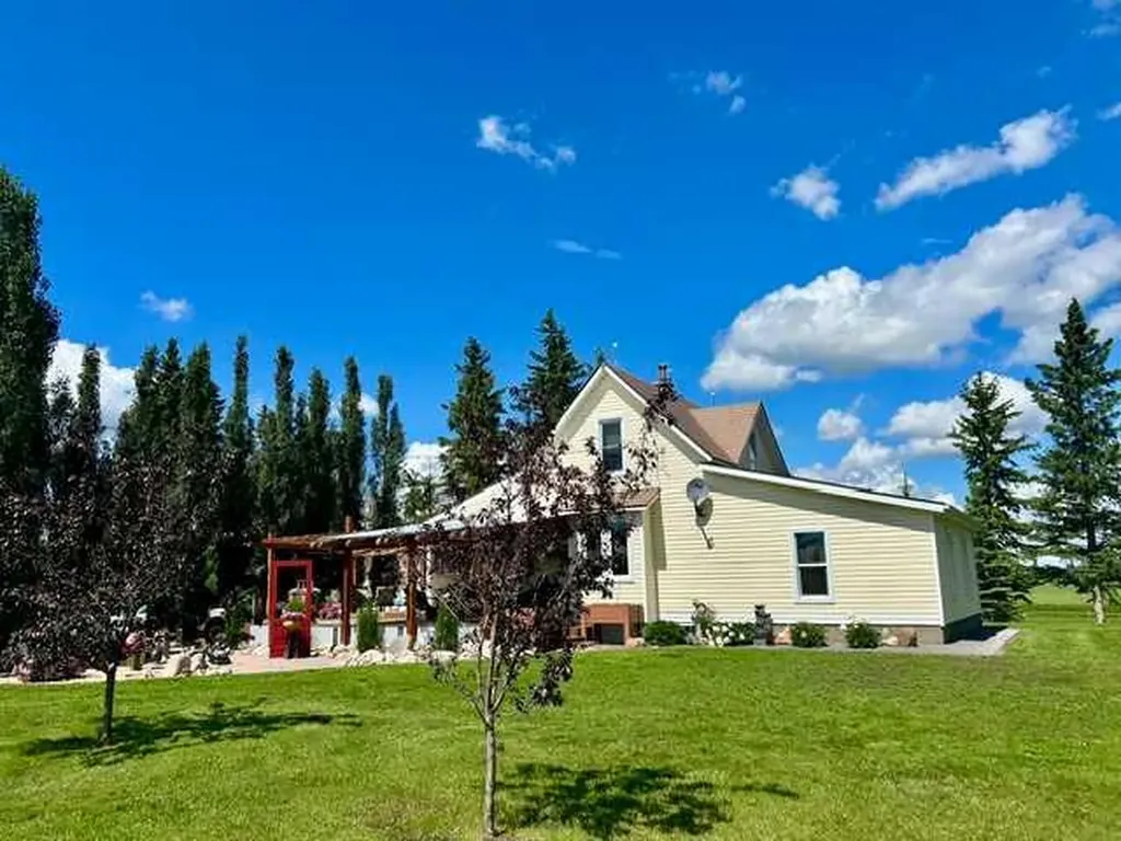 48502 Highway 833 Rural Camrose County AB T4V 1X8