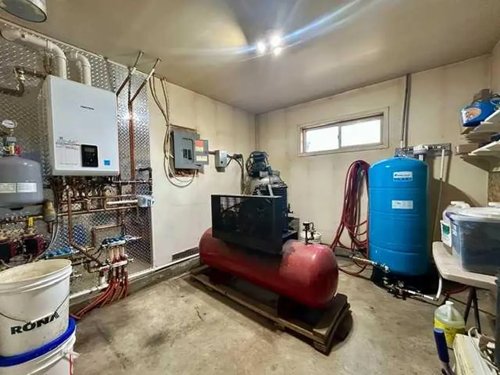 48502 Highway 833 Rural Camrose County AB T4V 1X8