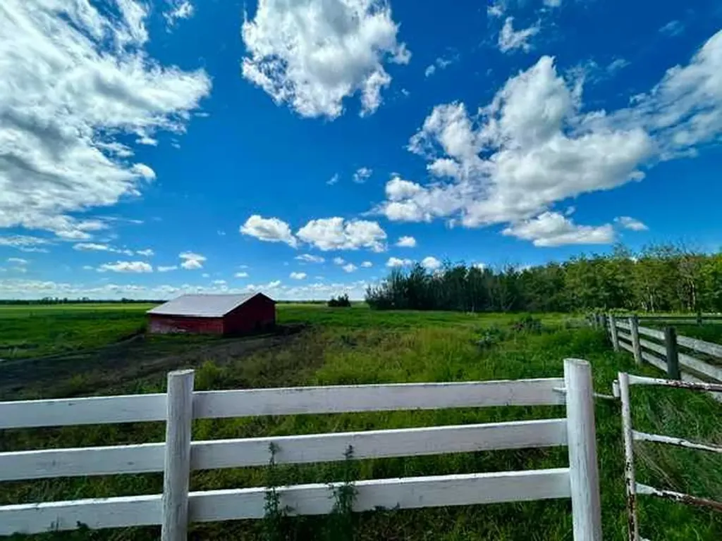 48502 Highway 833 Rural Camrose County AB T4V 1X8