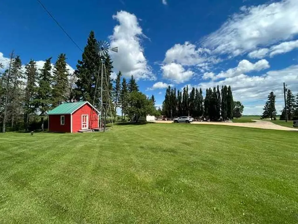 48502 Highway 833 Rural Camrose County AB T4V 1X8