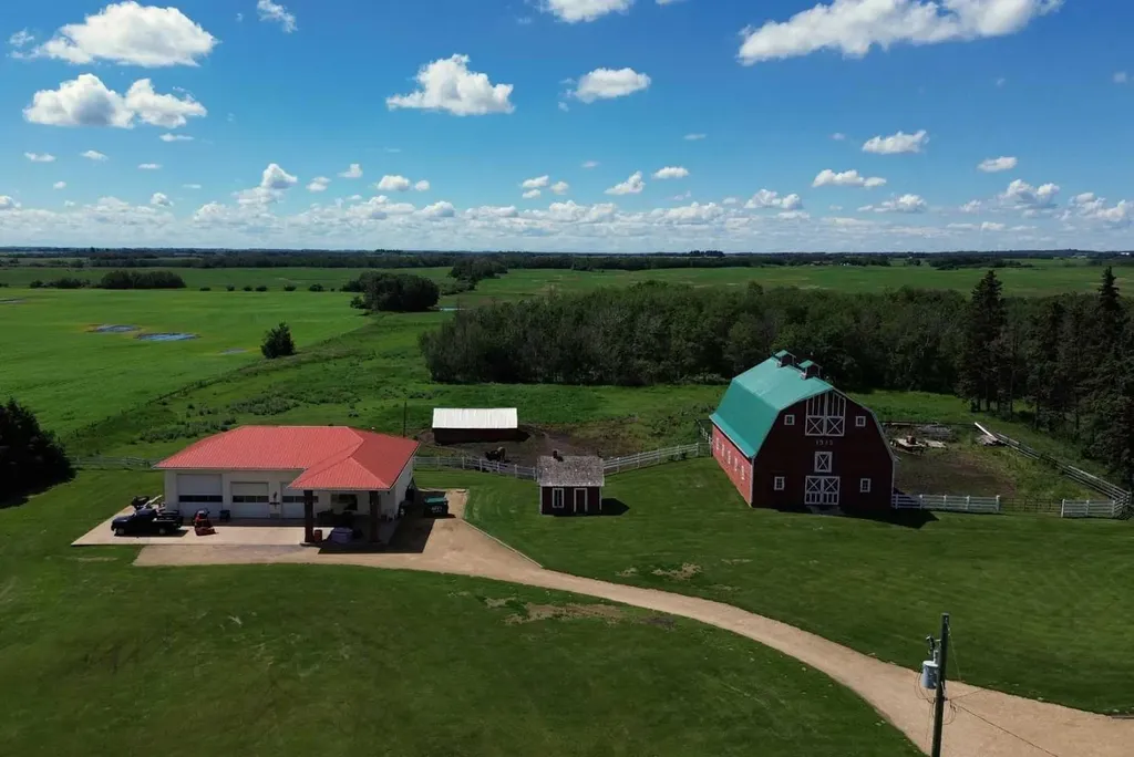 48502 Highway 833 Rural Camrose County AB T4V 1X8