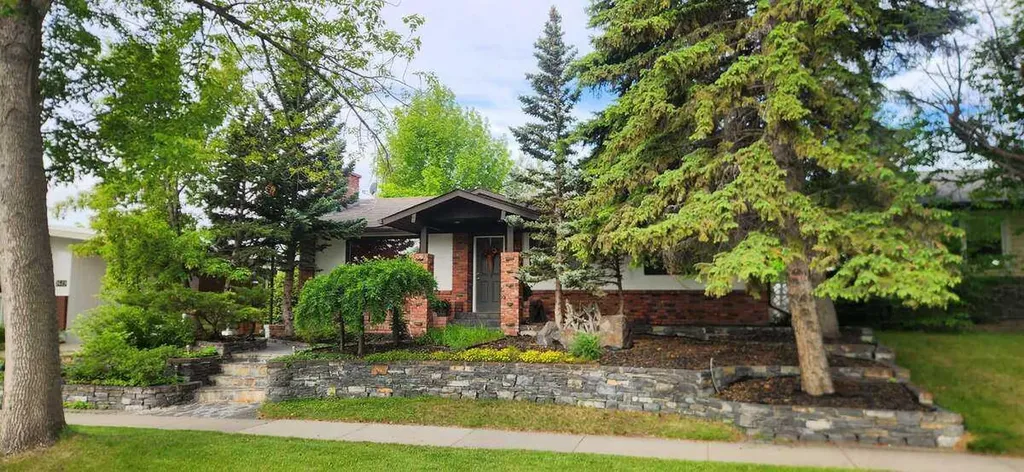 9415 Fairmount Drive SE Calgary AB T2J 0R1