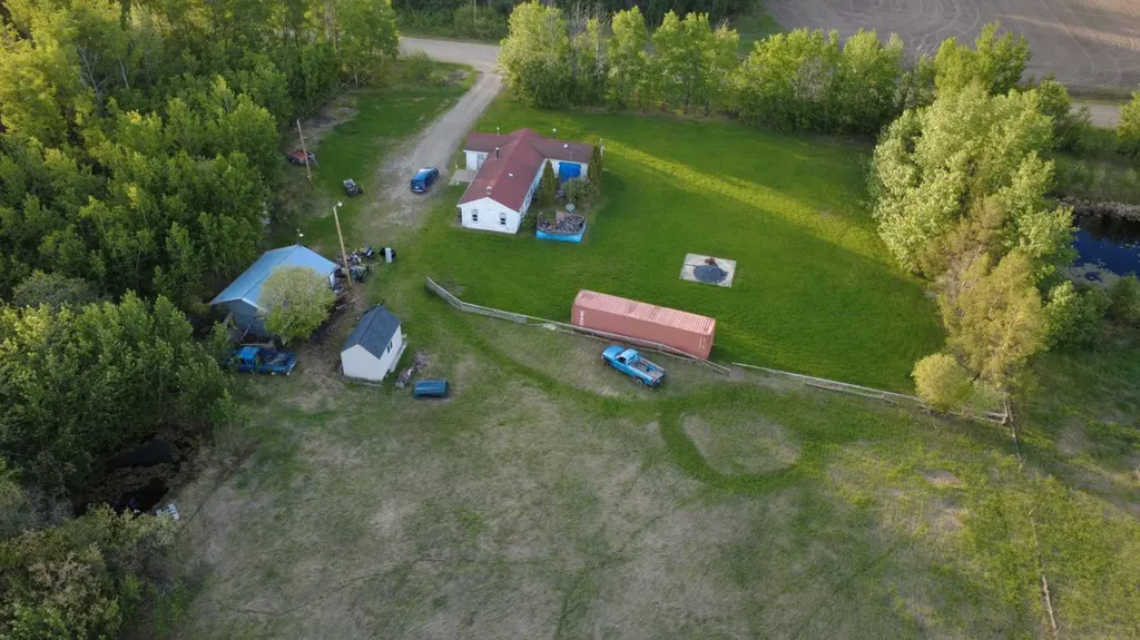 32033 Twp Road 832 Rural Clear Hills County AB T0H 1L0