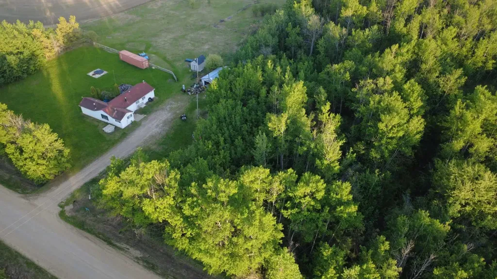 32033 Twp Road 832 Rural Clear Hills County AB T0H 1L0