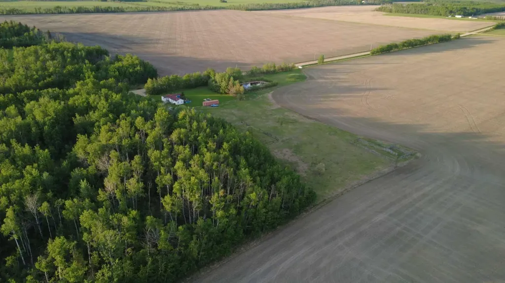 32033 Twp Road 832 Rural Clear Hills County AB T0H 1L0