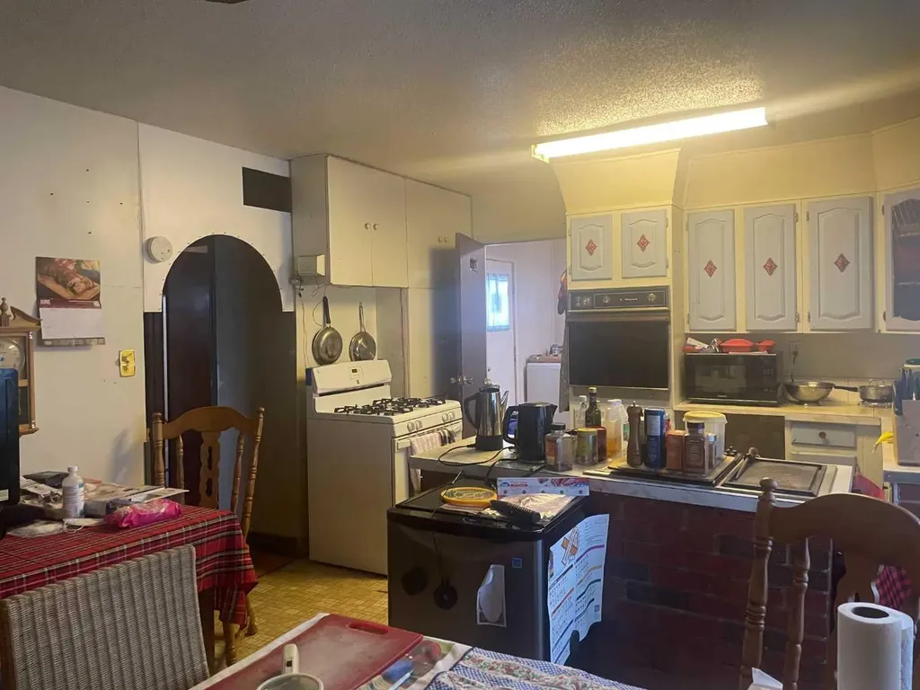 32033 Twp Road 832 Rural Clear Hills County AB T0H 1L0