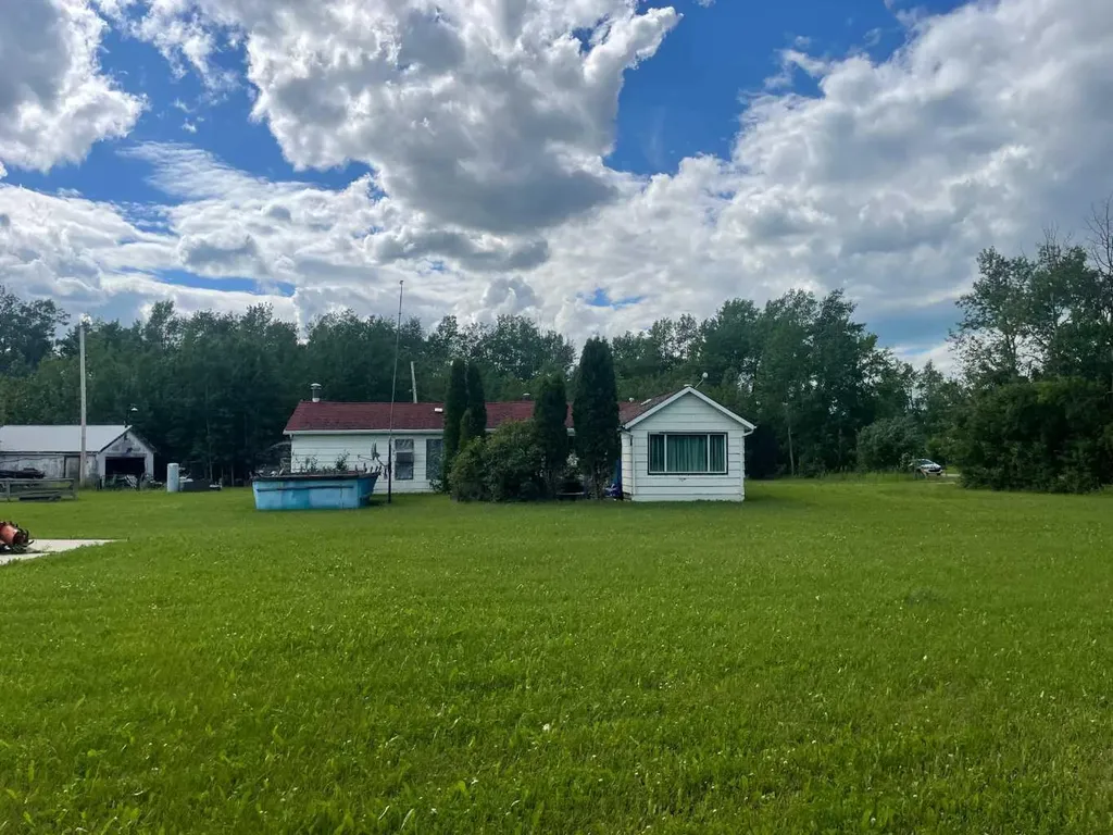 32033 Twp Road 832 Rural Clear Hills County AB T0H 1L0