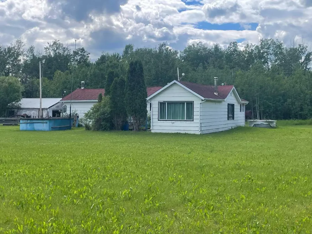 32033 Twp Road 832 Rural Clear Hills County AB T0H 1L0