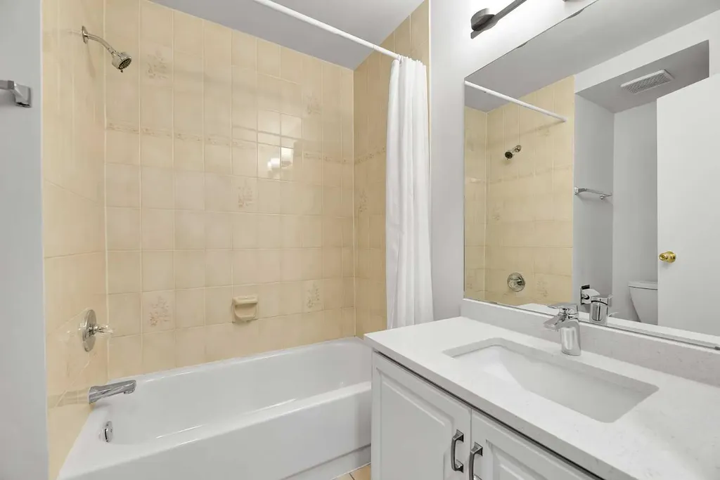 1516 11 Avenue SW Calgary AB T3C0M9