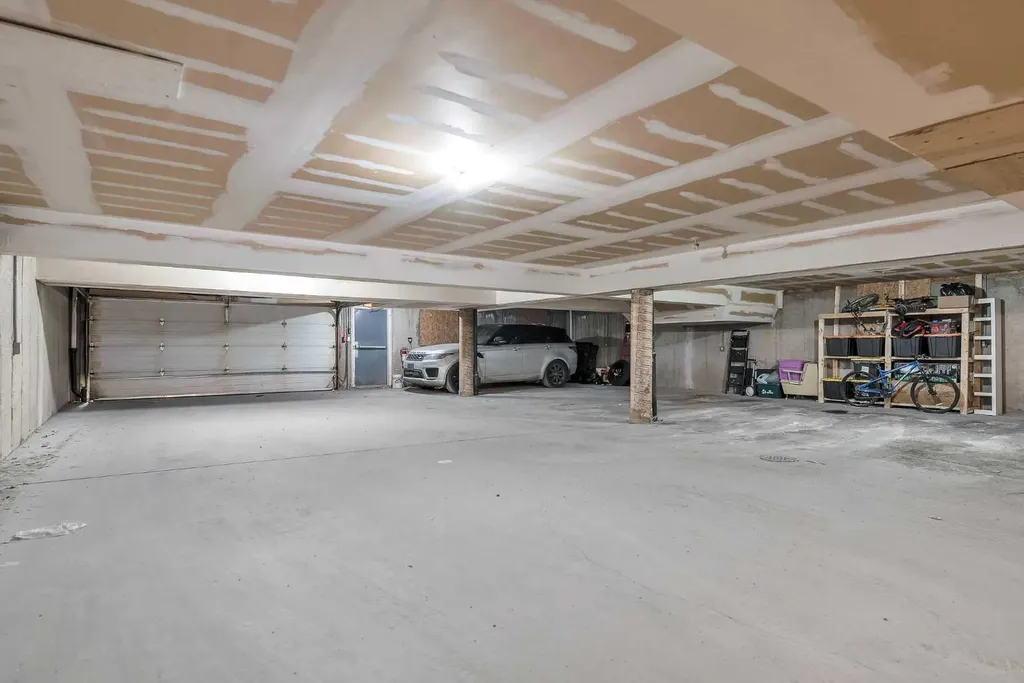 1516 11 Avenue SW Calgary AB T3C0M9