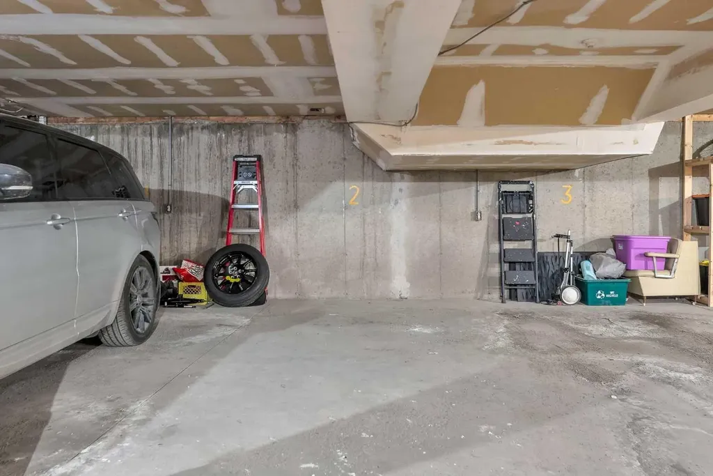 1516 11 Avenue SW Calgary AB T3C0M9