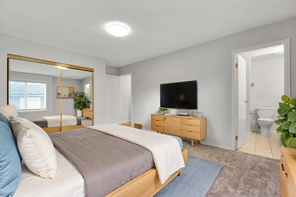 1516 11 Avenue SW Calgary AB T3C0M9