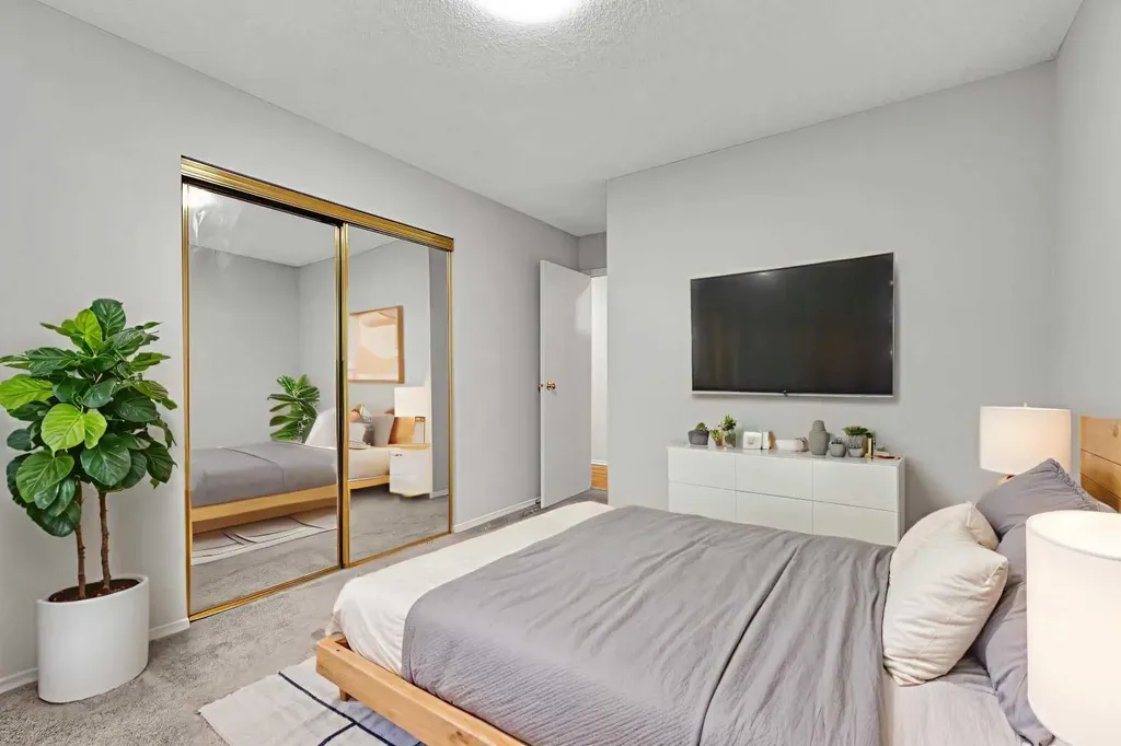 1516 11 Avenue SW Calgary AB T3C0M9