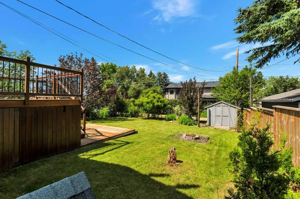 4622 52 Avenue Bentley AB T0C 0J0