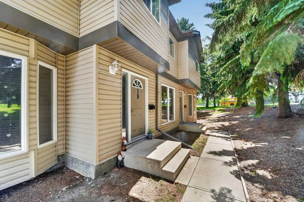 275 Columbia Boulevard W Lethbridge AB T1K 4B8