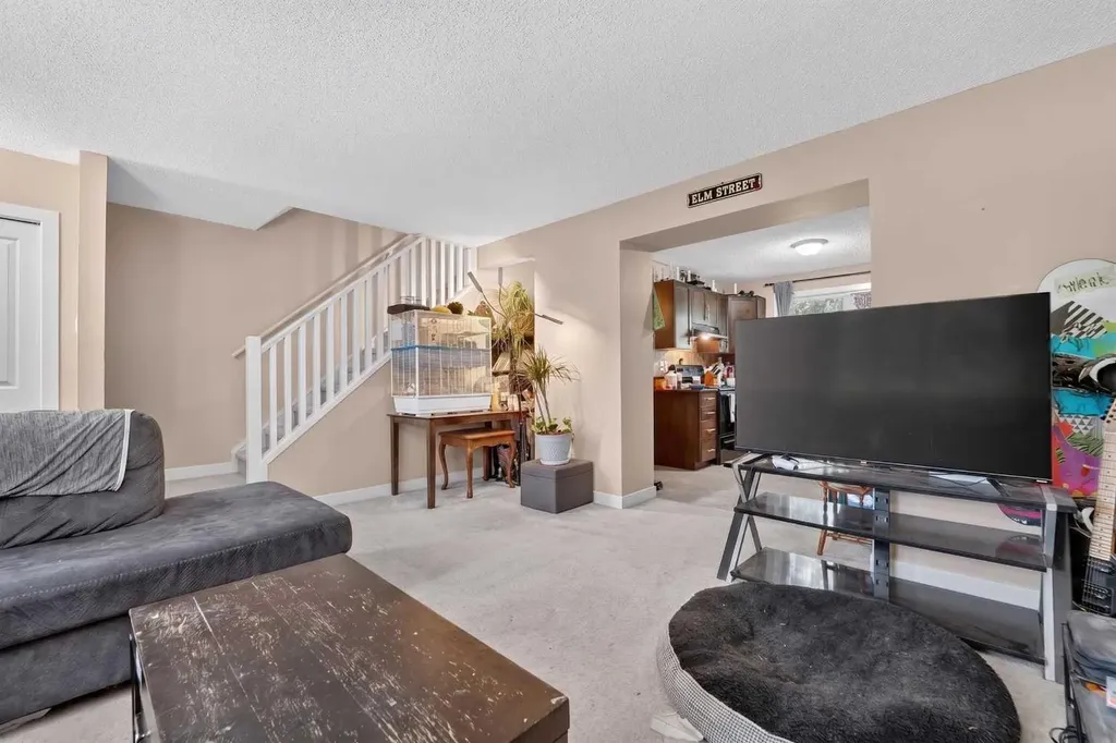 275 Columbia Boulevard W Lethbridge AB T1K 4B8