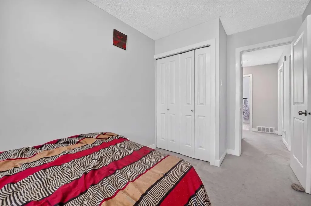 275 Columbia Boulevard W Lethbridge AB T1K 4B8