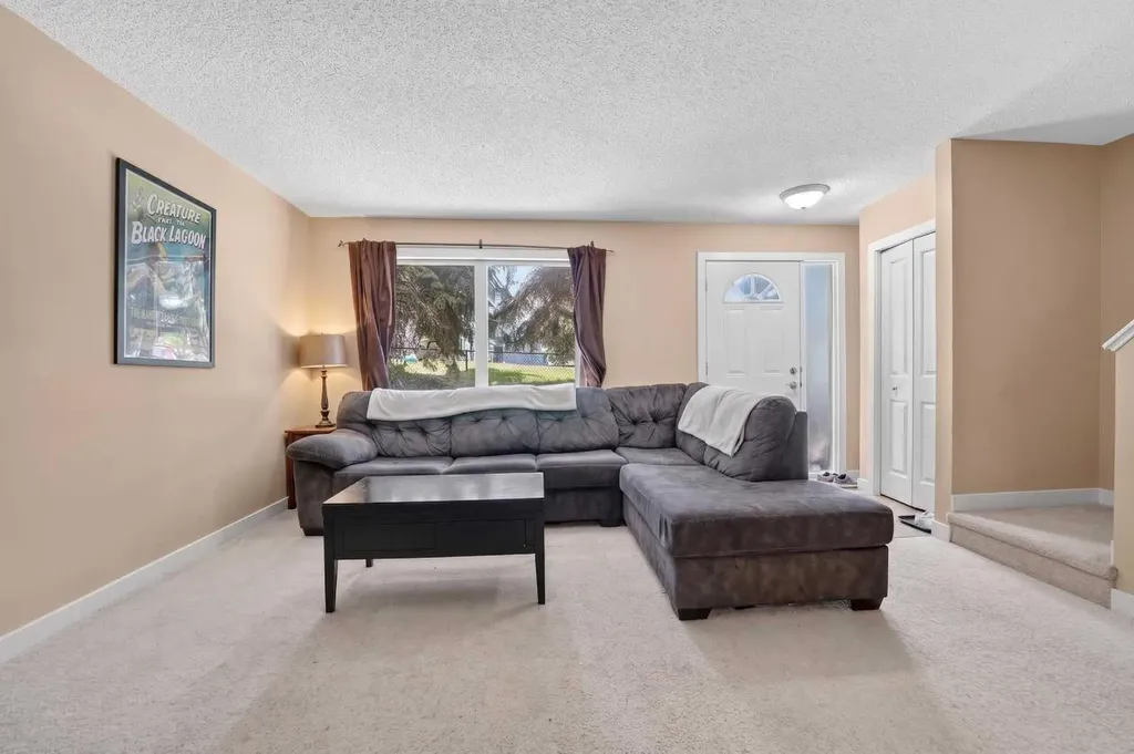 275 Columbia Boulevard W Lethbridge AB T1K 4B8