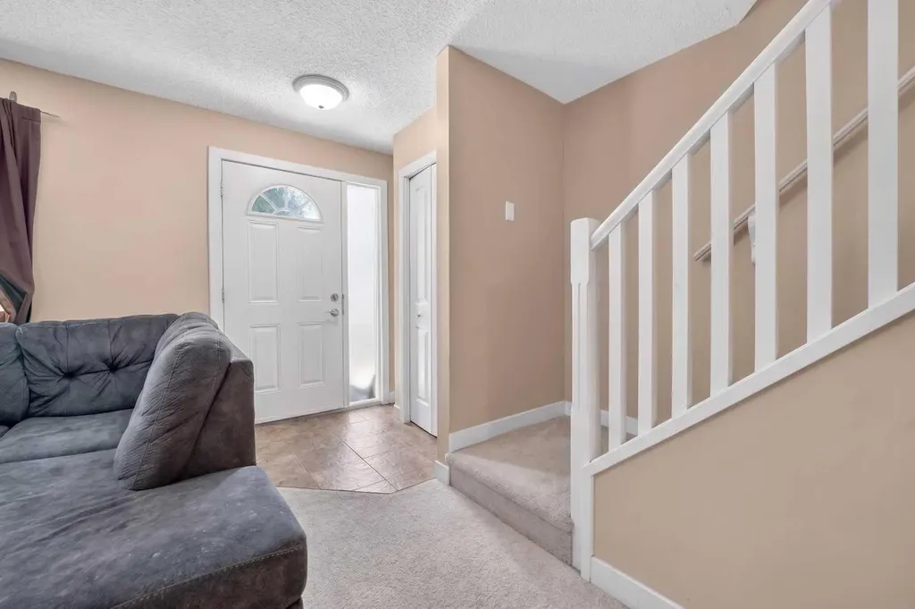 275 Columbia Boulevard W Lethbridge AB T1K 4B8
