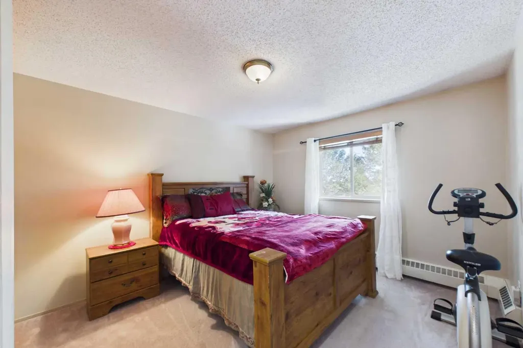 21 Dover Point SE Calgary AB T2B3K4